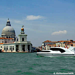 Hausboot, Vesparoller oder Chauffeur?