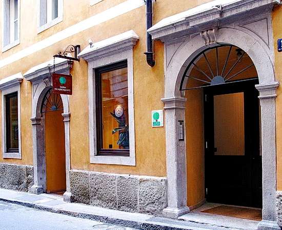Eingang zu Ihrer Residenz in der Altstadt von Triest <br>© Kulturtouristik (Hotel)