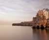 Polignano a Mare im Abendlicht <br>© Wikimedia Commons (Giannilabbate [CC-BY-SA-3.0])