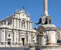 Catania - Kathedrale Sant'Agata und Fontanella dell'Elefante <br>© Wikimedia Commons (Luca Aless [CC-BY-SA-4.0])