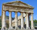 Griechischer Tempel in Segesta <br>© Wikimedia Commons (Alec [PD])