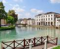 Treviso - Fluss Sile mit typischen Brücken <br>© Wikimedia Commons (Boris Maric [CC-BY-SA-1.0])