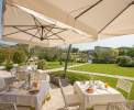 Frühstück auf der Terrasse mit Gartenblick <br>© Kulturtouristik (Hotel)